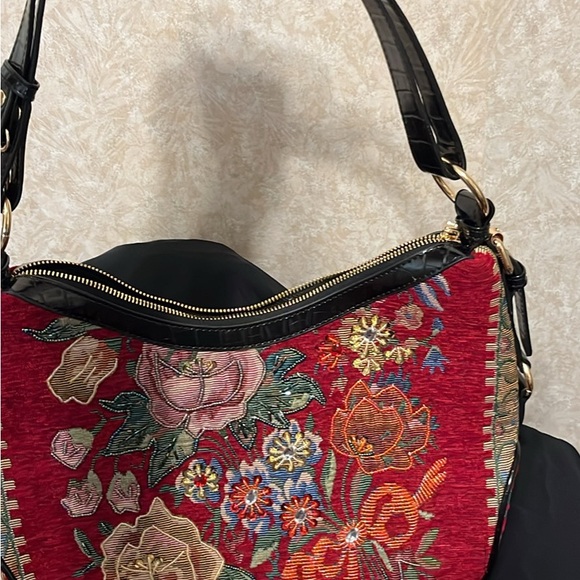 Floral Embroidered Red Hobo Bag - Picture 2 of 8